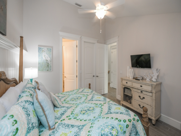 Luxury 5 Bedroom Anna Maria Island Short Walk to Beach